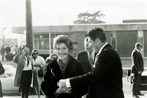 Image description is not available for 1970.080